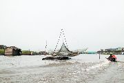 Foto: Women of the Tribe and Search of Freshwater Dolphins in Borneo